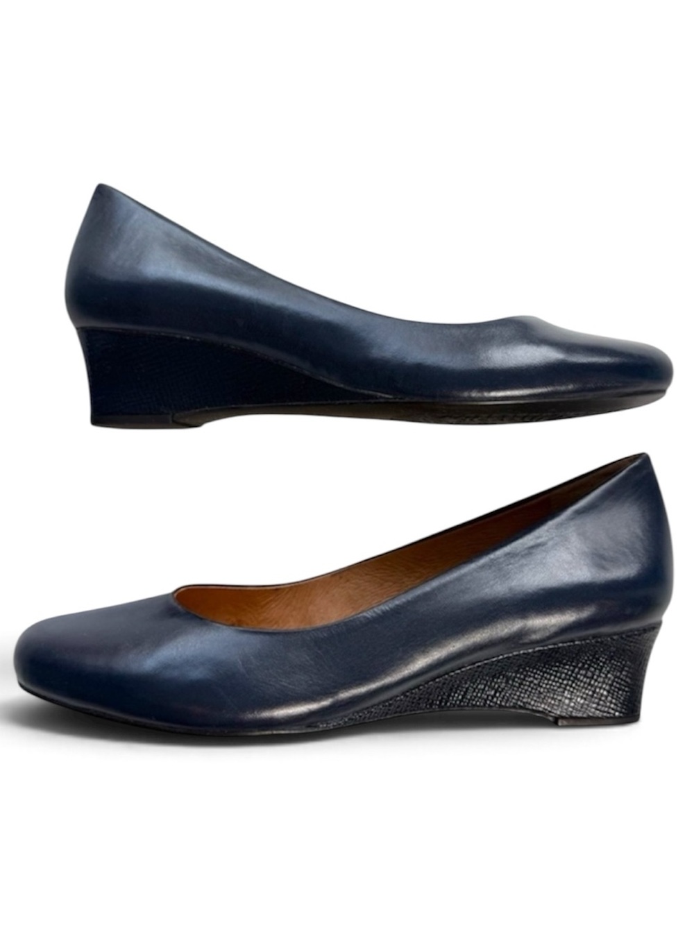 NIB Nurture Deon401 Navy Slip-On Wedge Shoes Size 6.5M